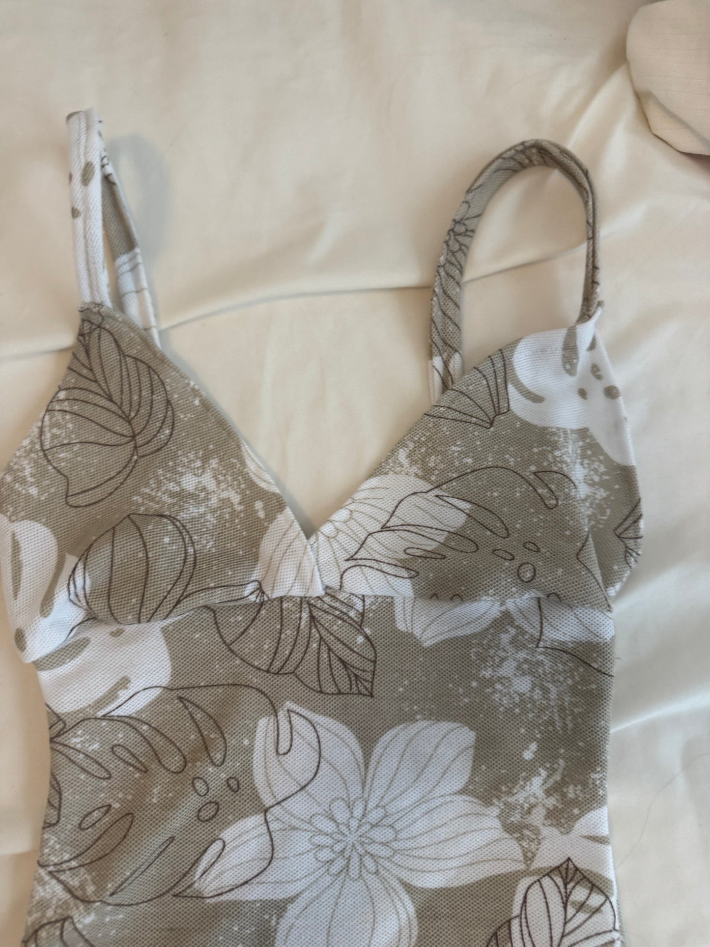 XS Beige and White Floral Cami
