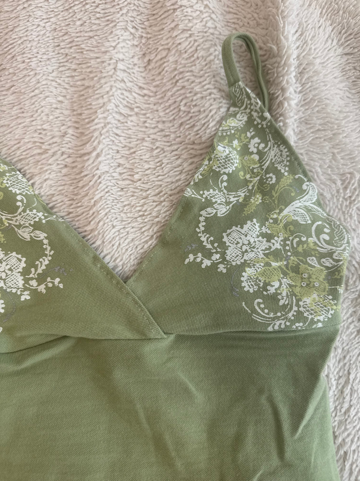 Fitted Green Top with White Floral Design and White Waistband