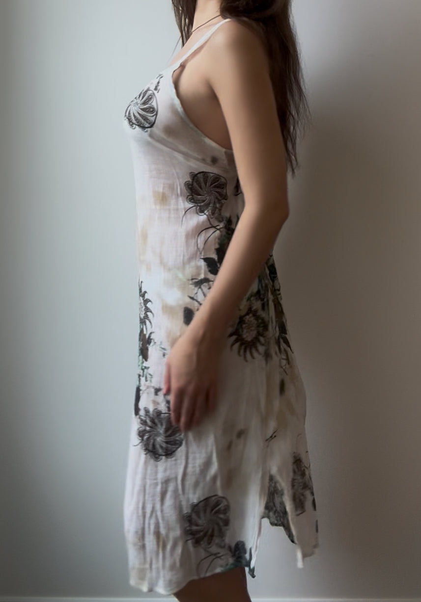 Flowy Dress with Unique Design (Adjustable Tightness)